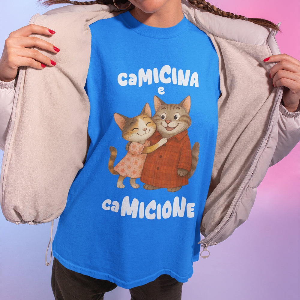 T-Shirt Unisex Camicina e Camicione abbracciati