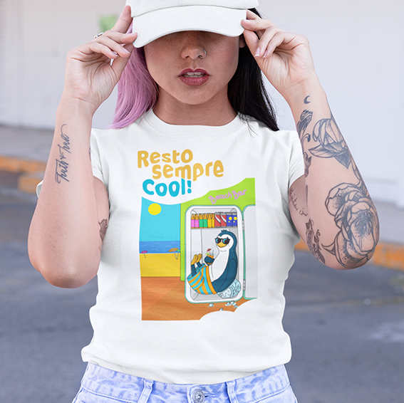 T‑shirt Unisex Pinguino Nino al Frigo del Bar